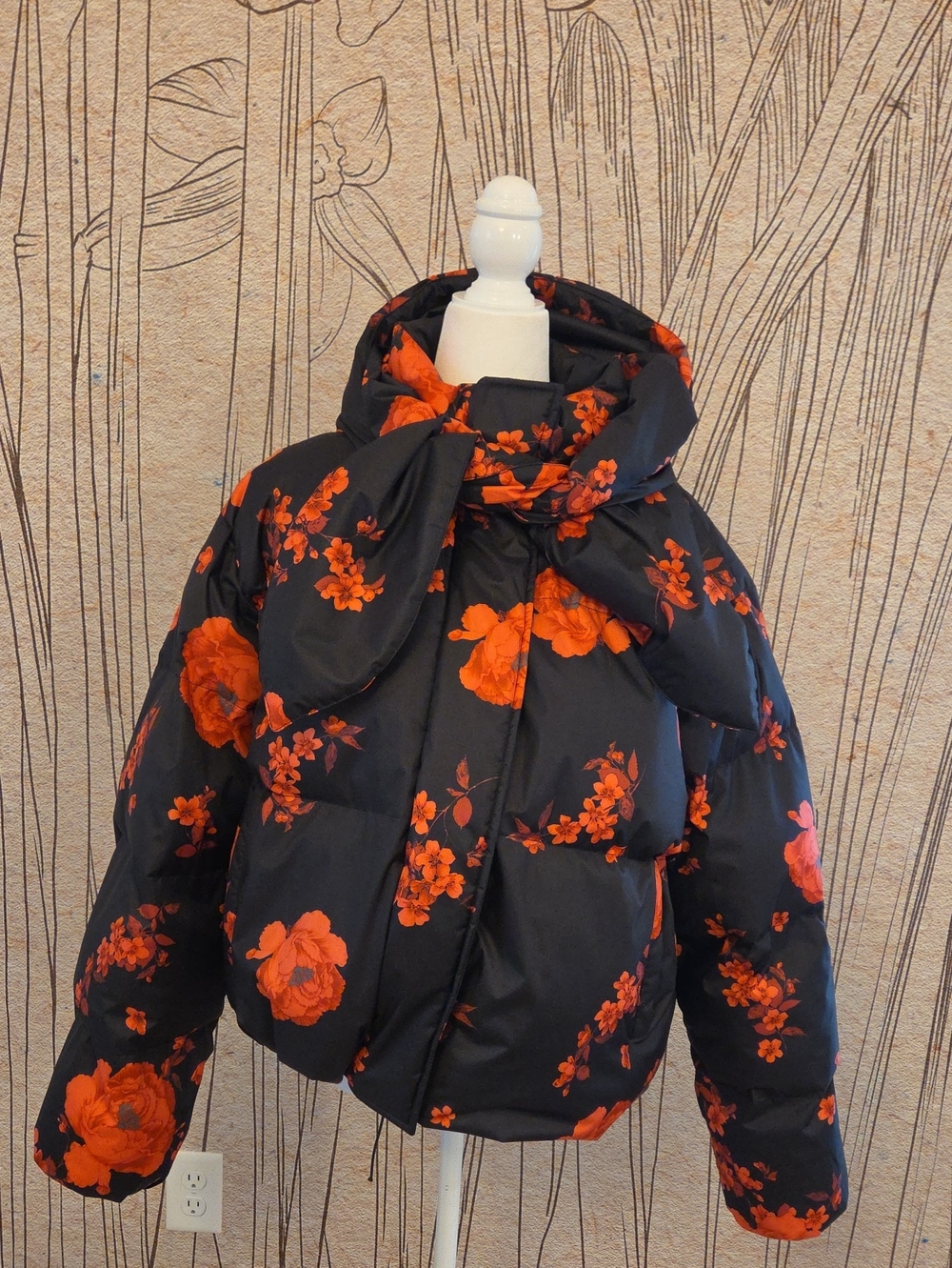 Urban Outfitters Kit Printed Nylon Puffer Jacket Black & Orange XL